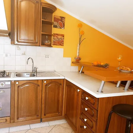 Luna Apartman *