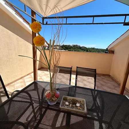 Luna Apartment *