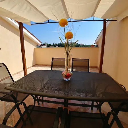 Luna Apartment